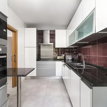 Contemporary 4 Bedroom In Vale De Parra Gale (Albufeira)
