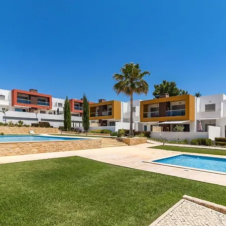 Contemporary 4 Bedroom In Vale De Parra Gale (Albufeira)